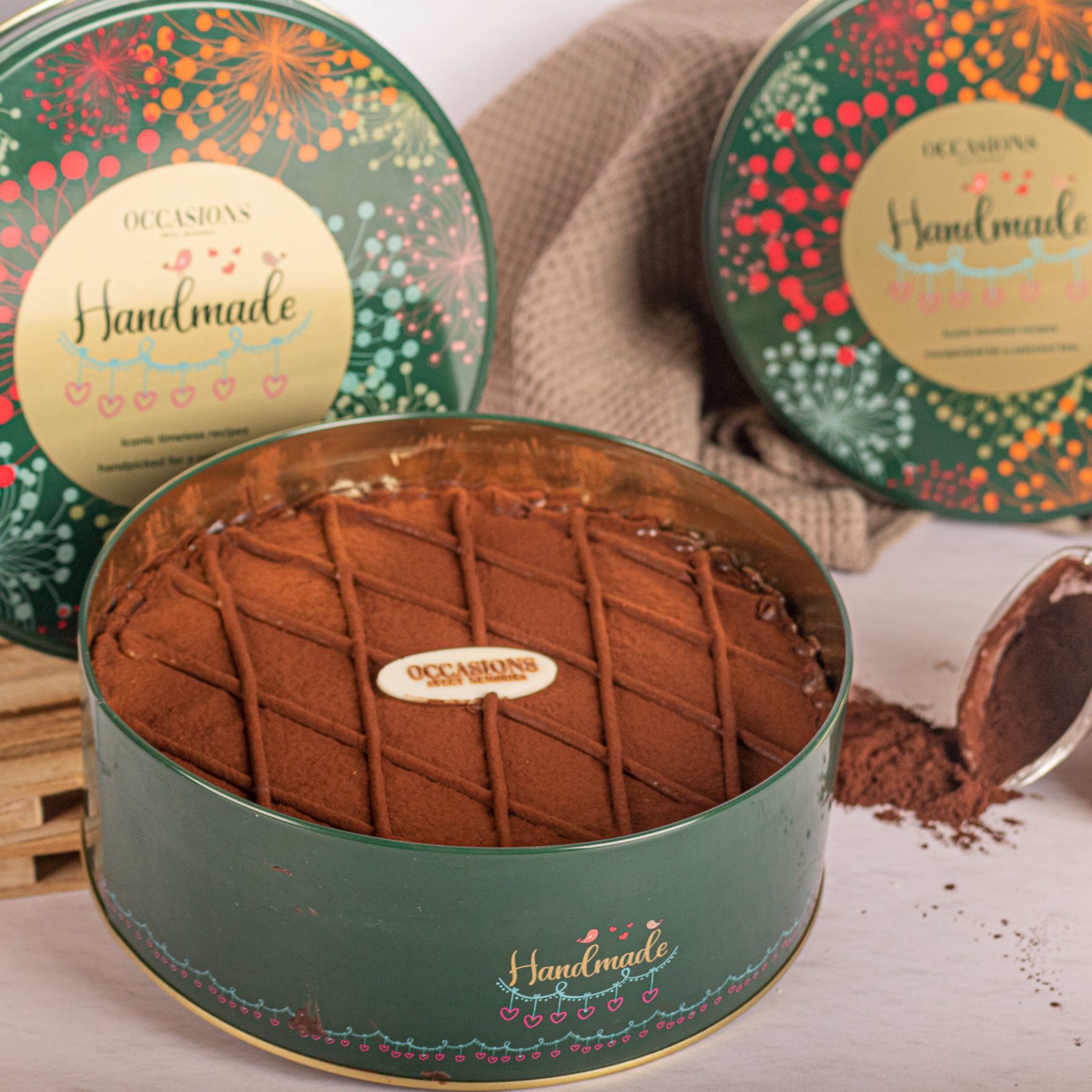 Hazelnut Cocoa Tin Cake