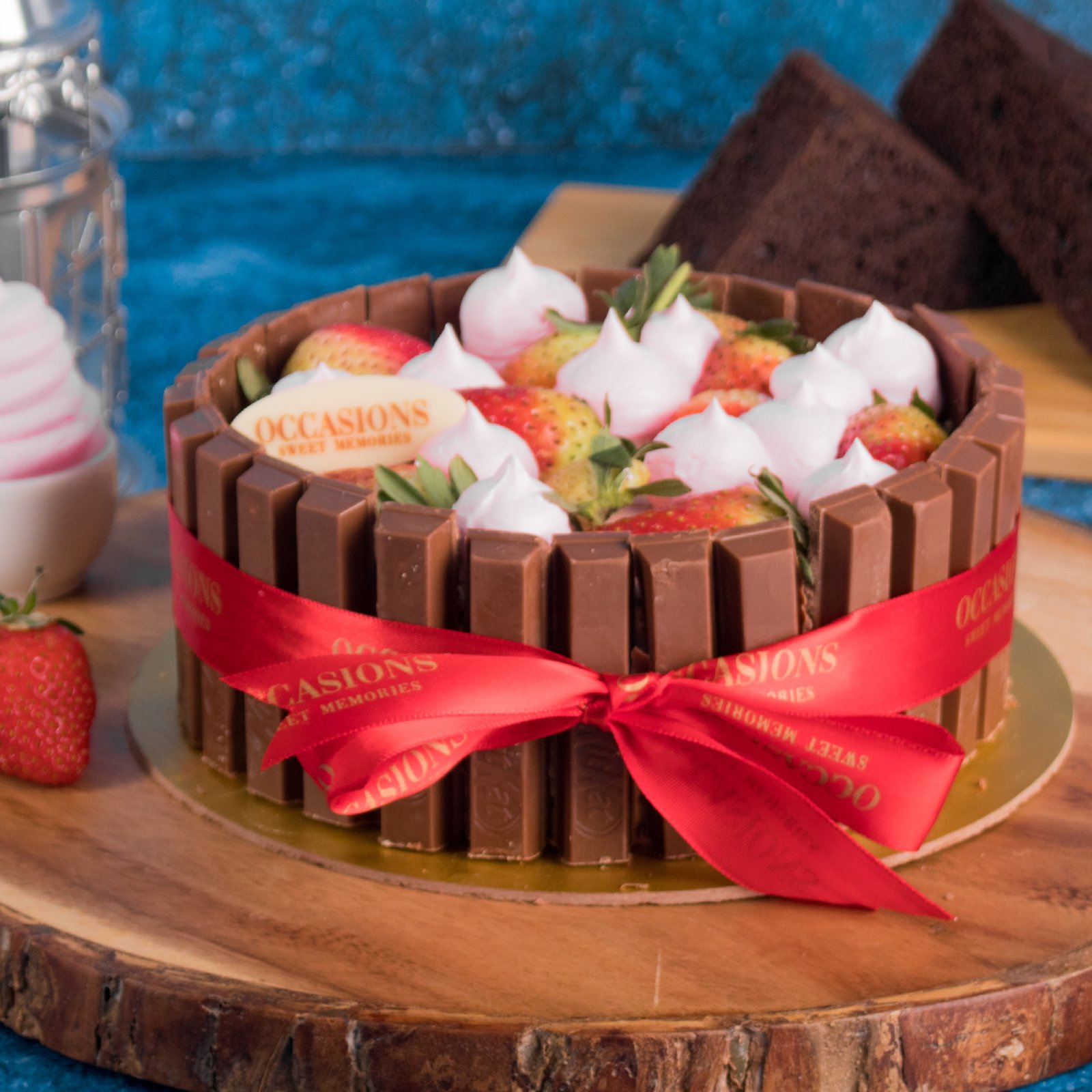 Strawberry Kitkat Delight Cake