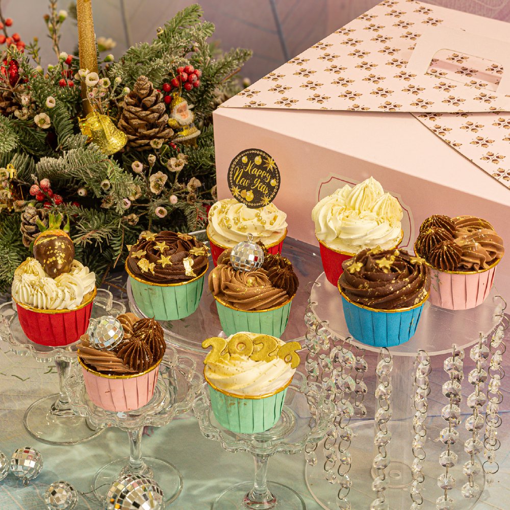 9PCS Dazzling 2026 Cupcakes (eggfree)