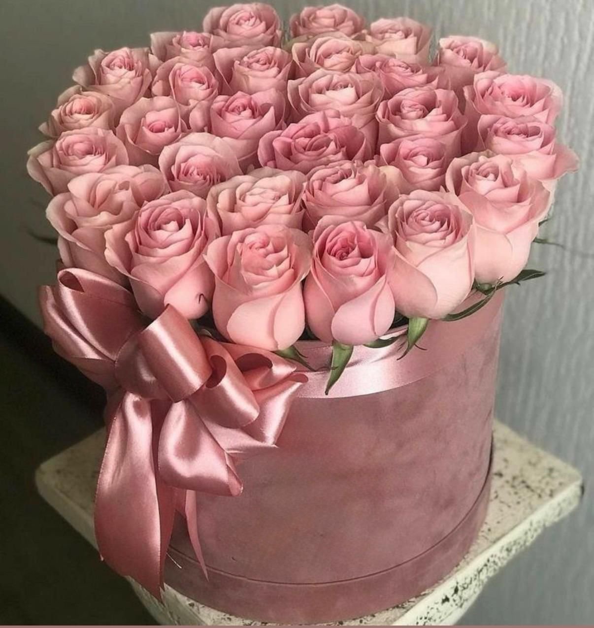 Pink velvet box with pink roses